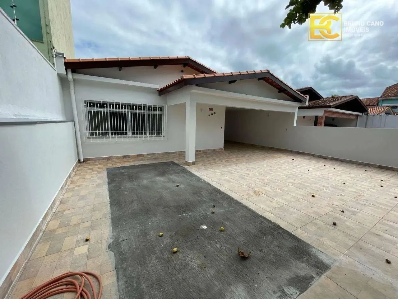 Casa Térrea Mobiliada a 800m da Praia  Recém Reformada e Pronta para Morar