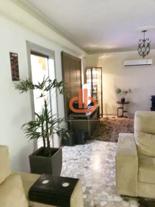Sobrado em Santos-SP, Ponta da Praia.