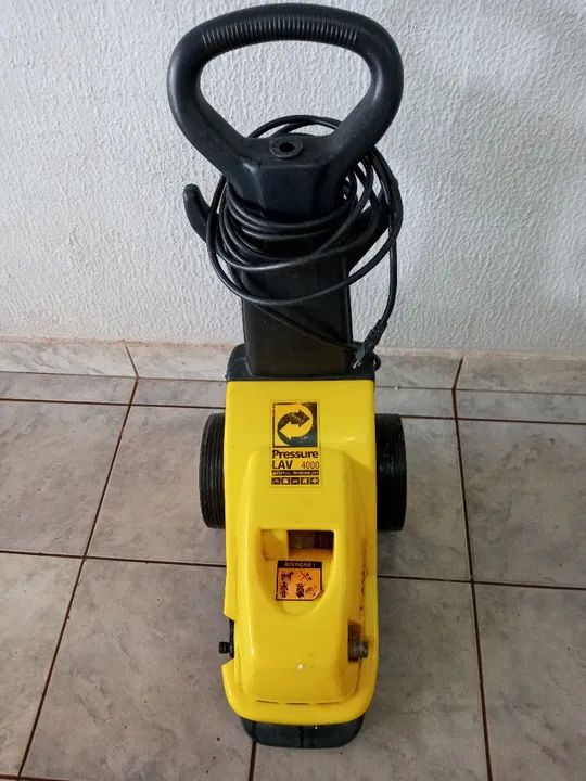 Máquina de lavar carro e outras.