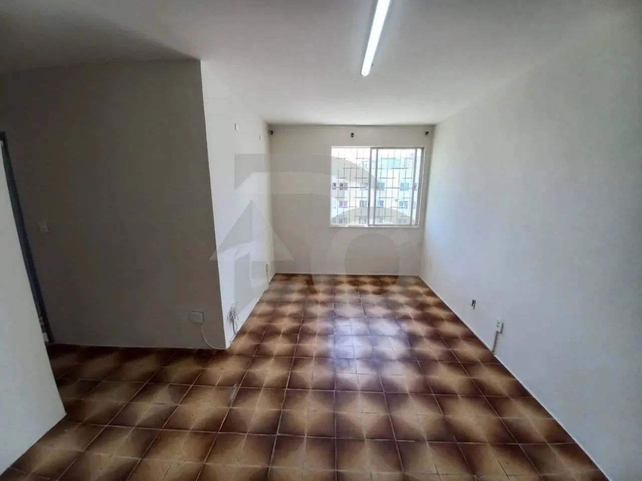 Apartamento no Condomínio Jardim das Palmeiras com 3 Quartos, Dependência, Garagem e Lazer - Foto 2
