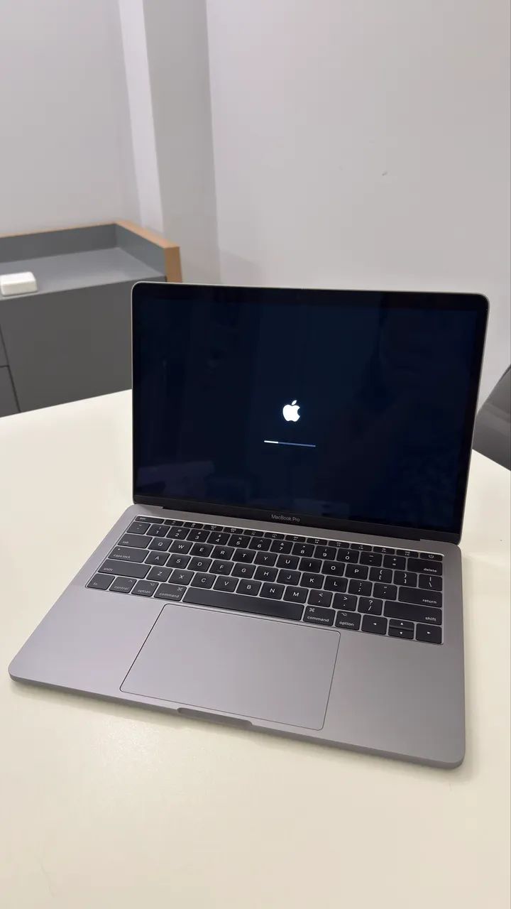 MacBook本体 MacBook Pro 2017 i7 16GB 1000GB D_770615-MLU77339110745_062024