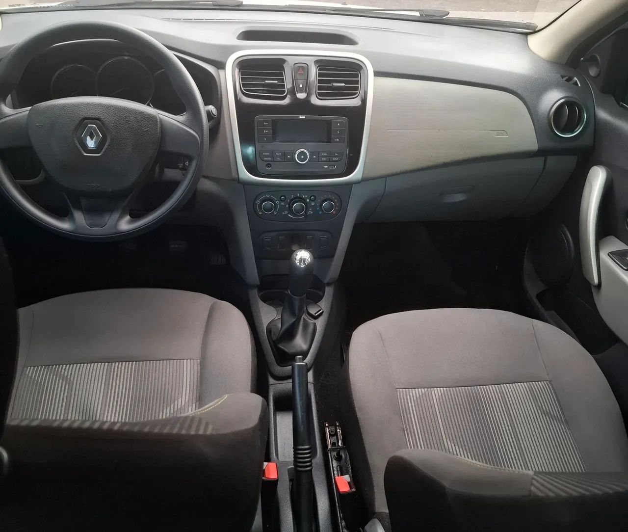 LOGAN 2014 EXPRESSION 1.0  - Foto 8