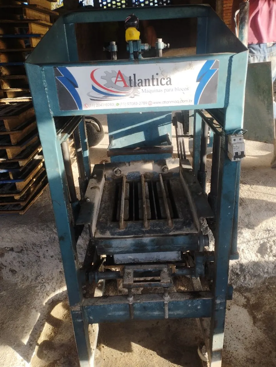 Máquina para produção de blocos