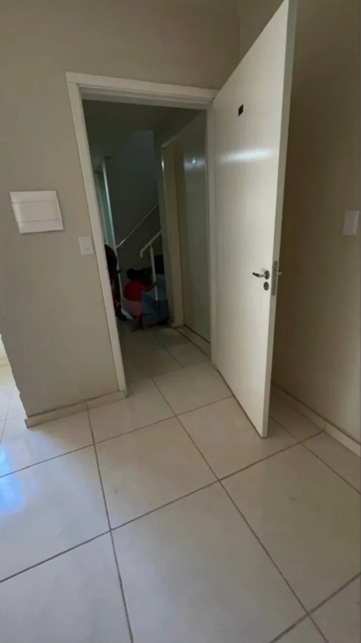 Alugo apartamento