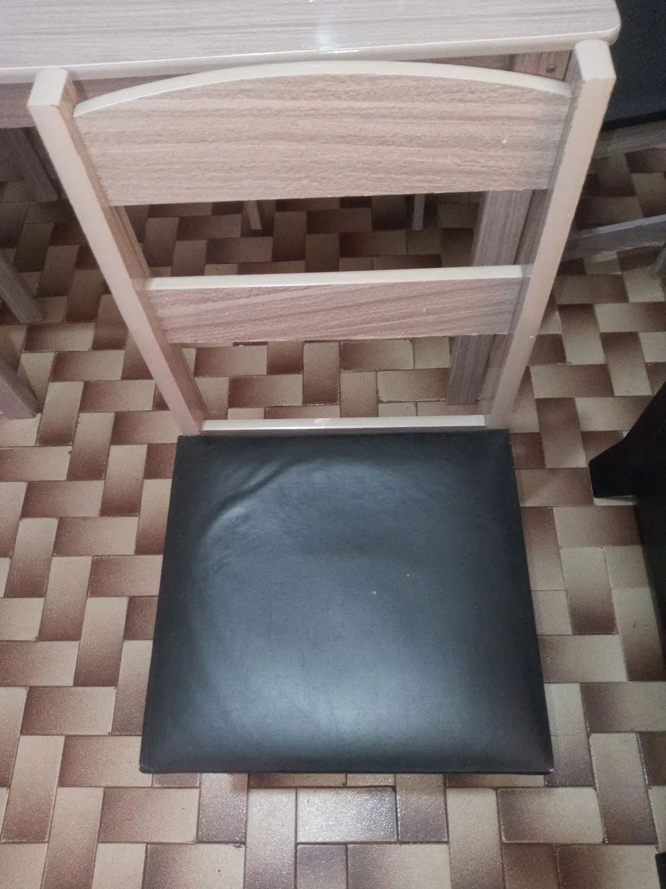 Mesa de jantar 4 cadeiras  - Foto 4