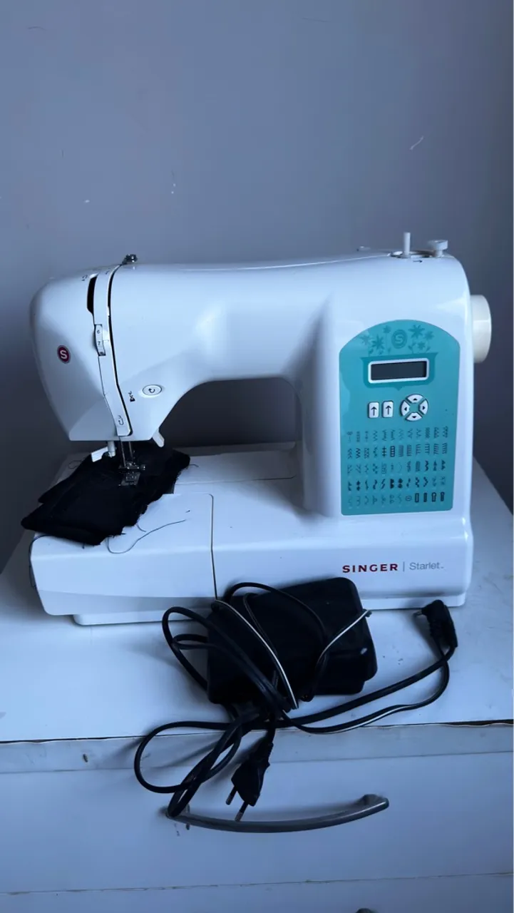 Máquina de Costura Singer Starlet