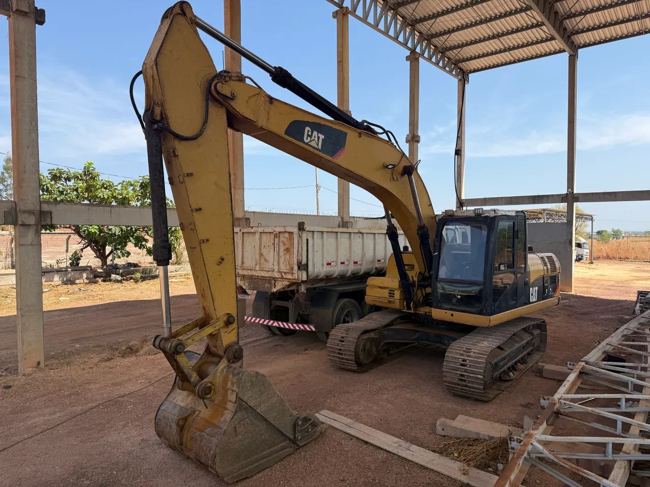 PC CATERPILAR 2012 R$380.000 ACEITO LOTE QUITADO DENTRO DO PLANO DIRETOR DE PALMAS  - Foto 2
