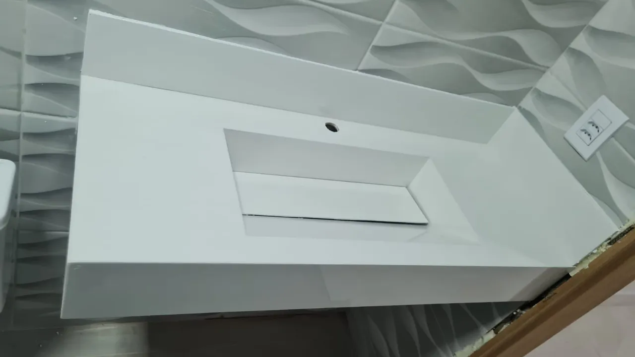 Pia em porcelanato branco - Nova