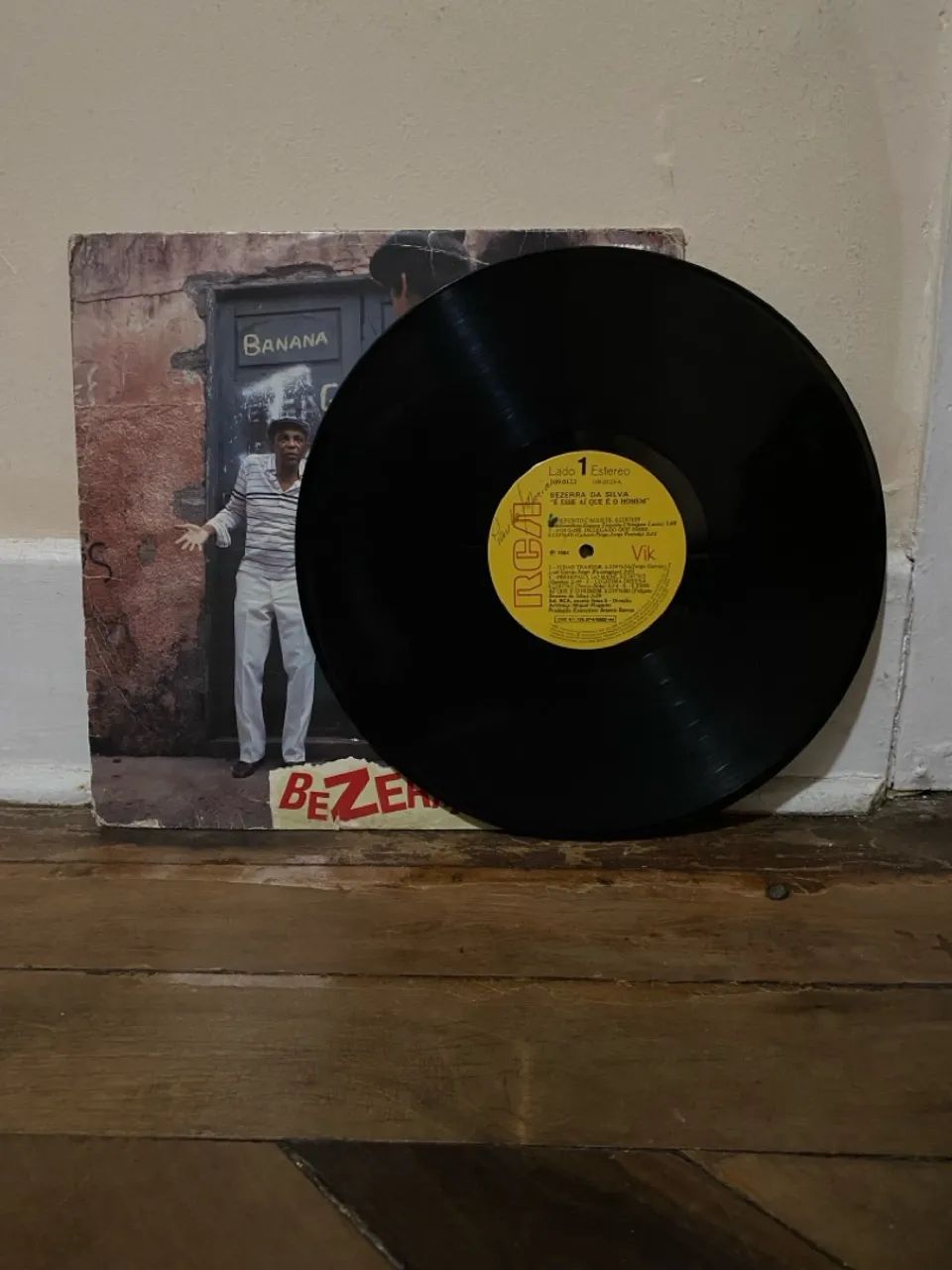 Vinil LP Bezerra da Silva - É Esse Aí Que É o Homem - Foto 3