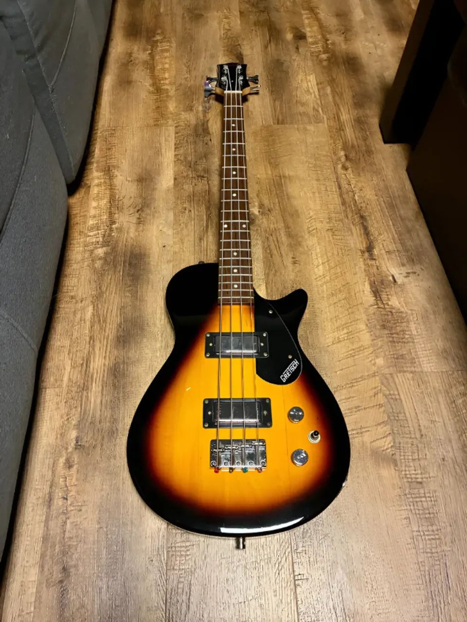 Gretsch G2220 Junior Jet Bass Ii Short Scale Sunburst Destro
