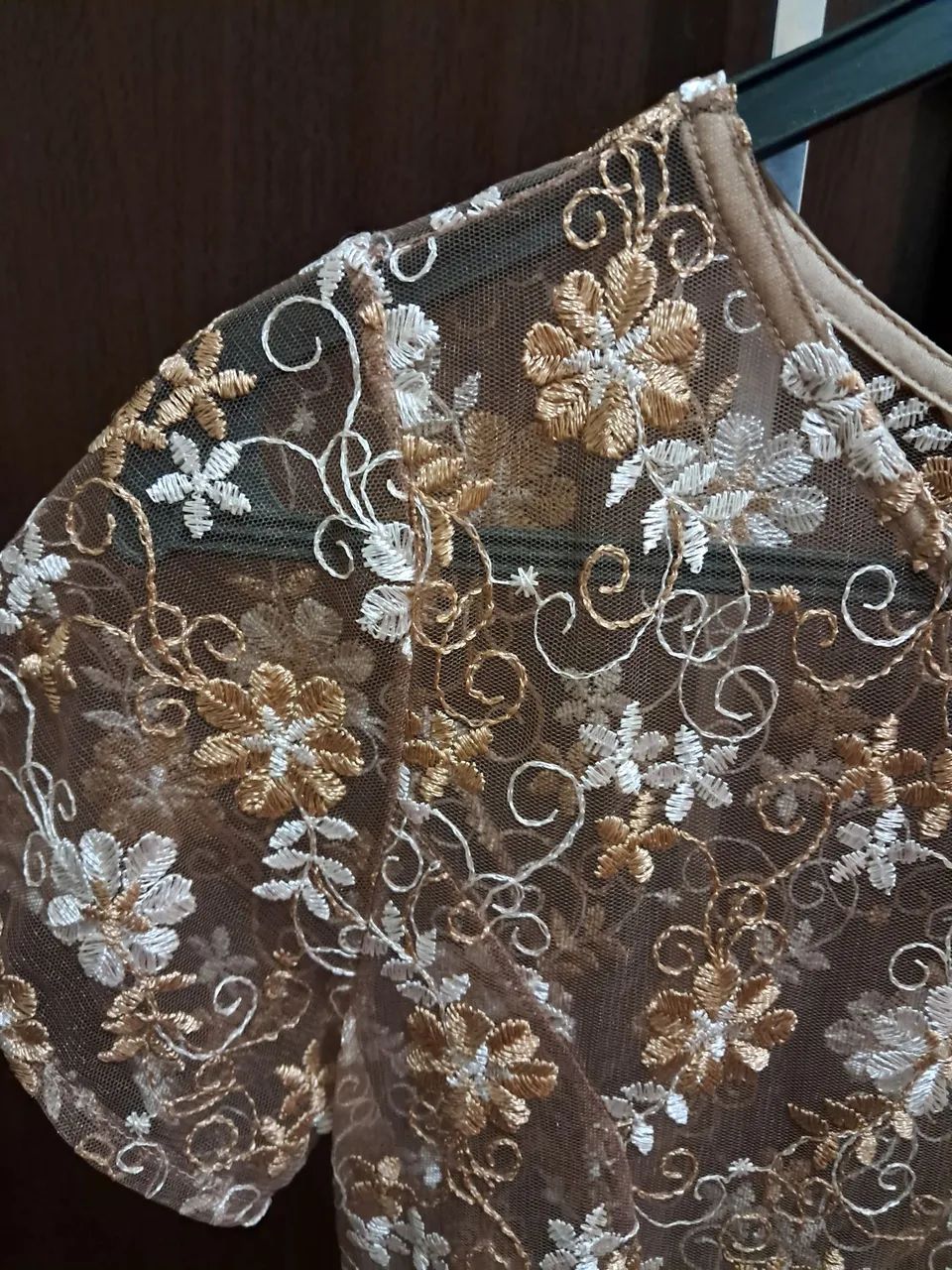 Blusa bordada floral transparente - Foto 2