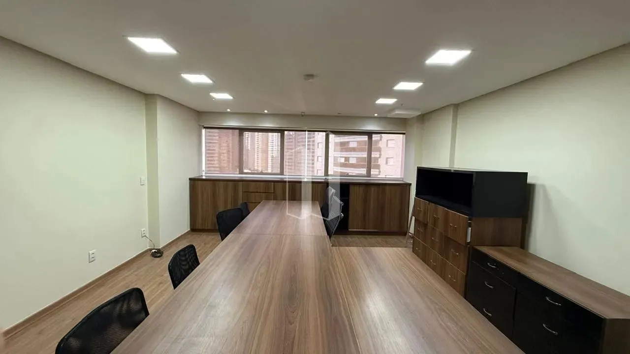 Sala Comercial em Jardim Goiás - Goiânia, GO