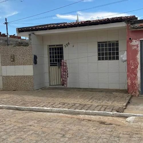 Casa em Tancredo Neves - Serra Talhada/PE