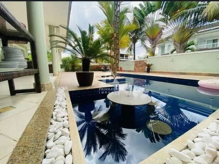 Casa em condomínio fechado
