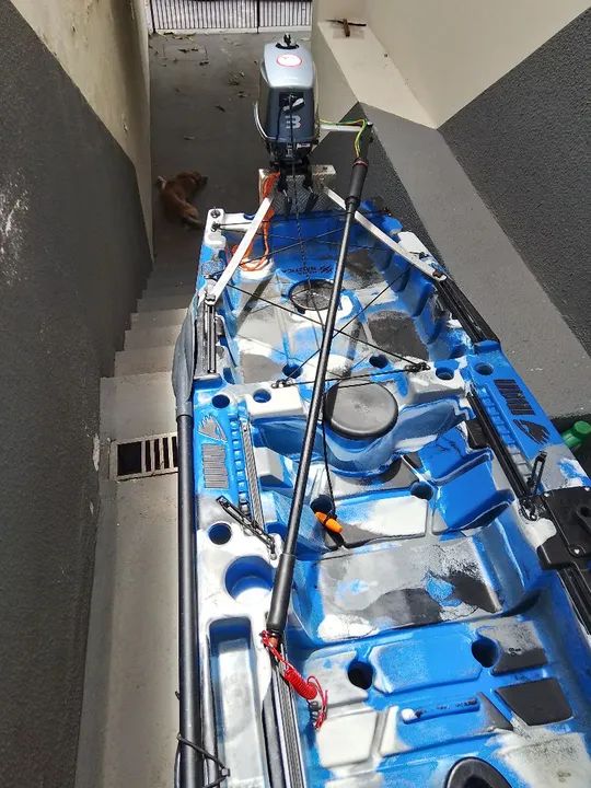 Caiaque iron com motor 6.500  - Foto 4