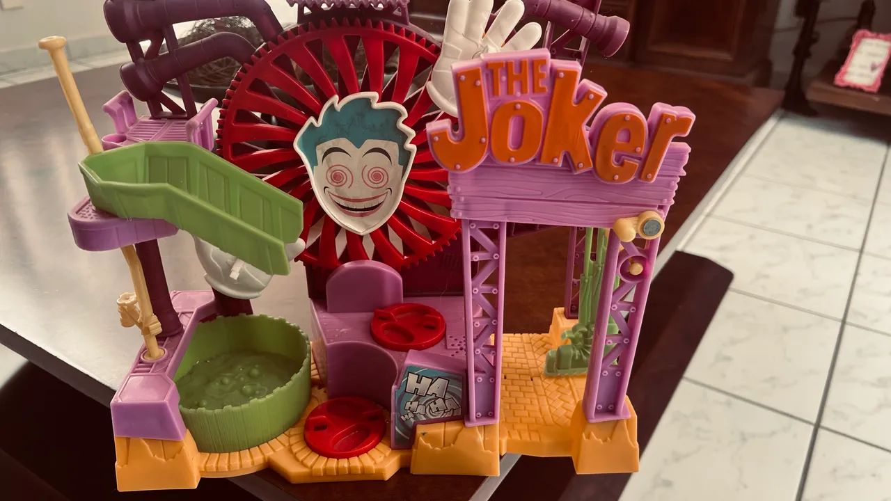 Fábrica de brinquedos risada coringa imaginex 