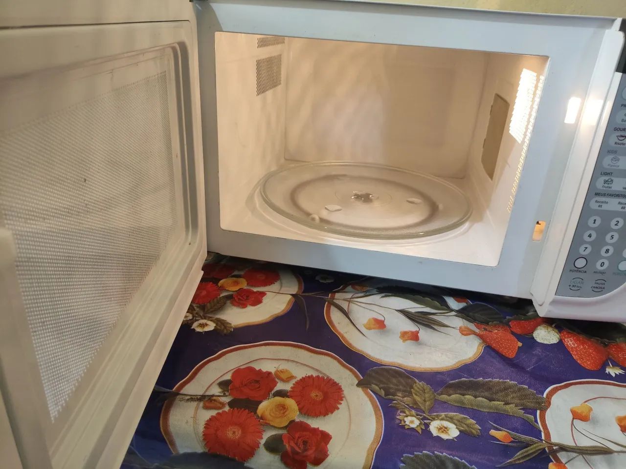 Microondas Electrolux 31 litros funcionando perfeitamente  - Foto 3