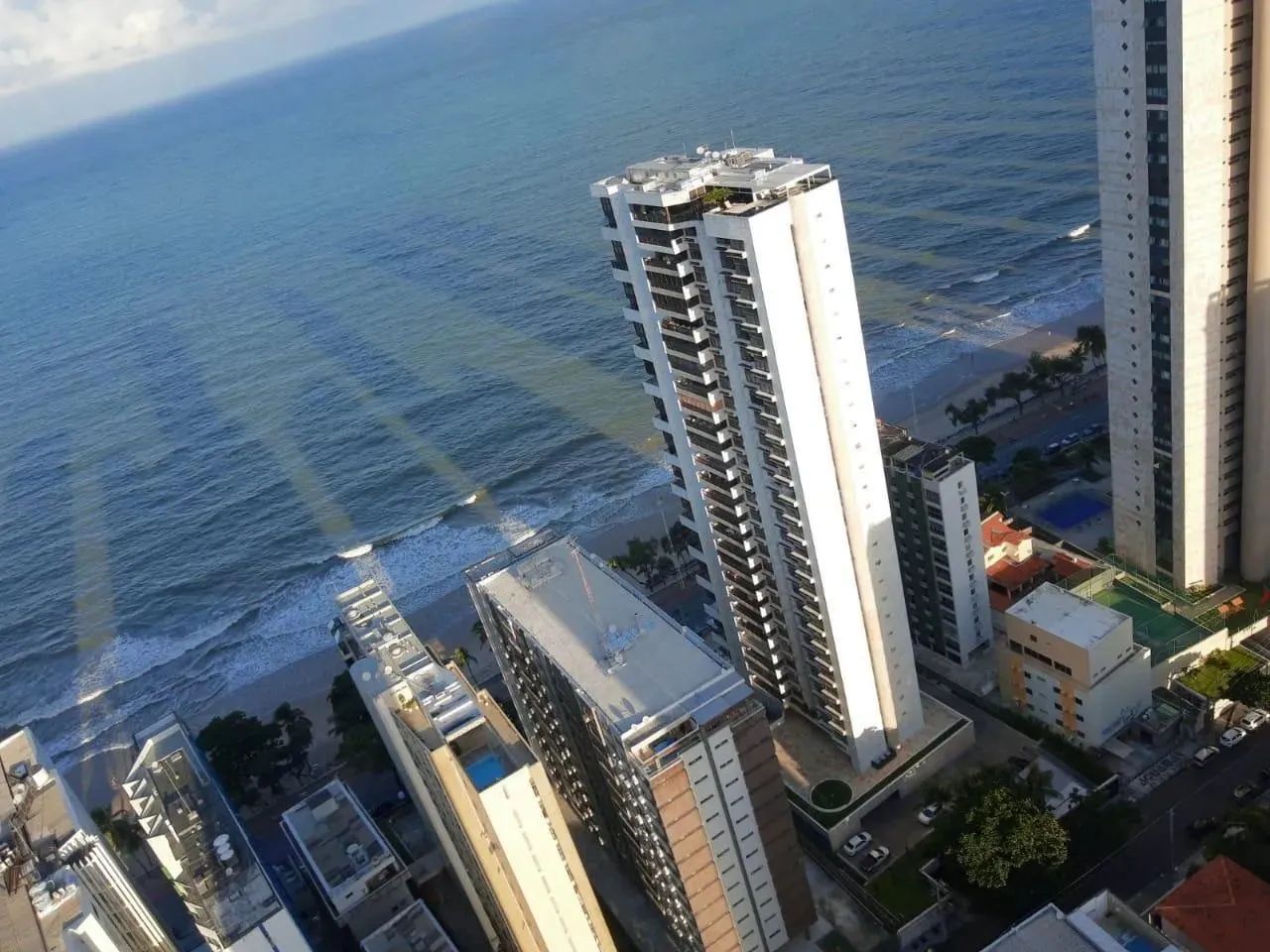 Alugo apartamento mobiliado com dois quartos com vista mar - Foto 2