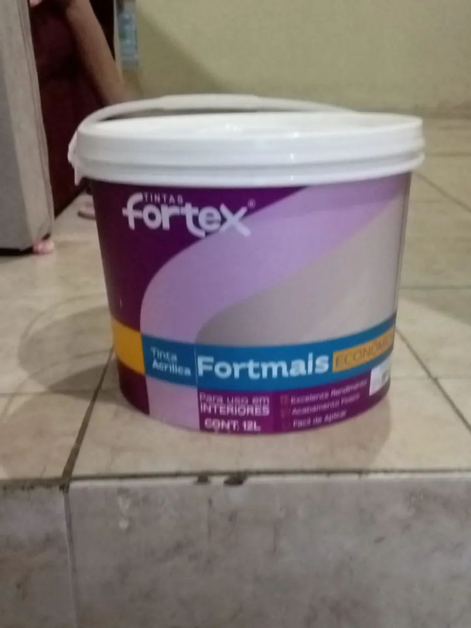 R$100 cada 2 baldes de tinta acrílica fortex 
