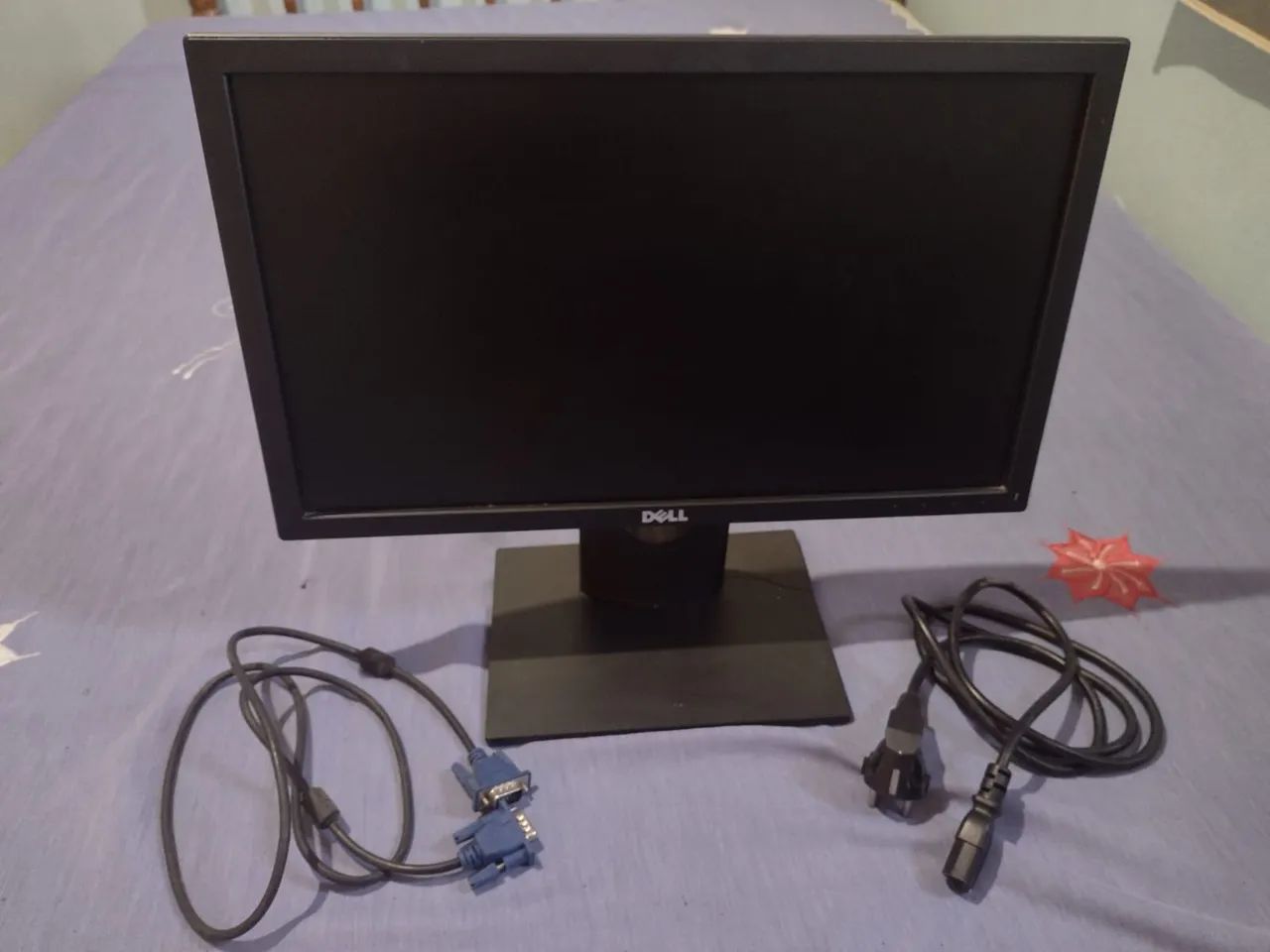 Monitor Dell com Cabos - Perfeito para uso!
