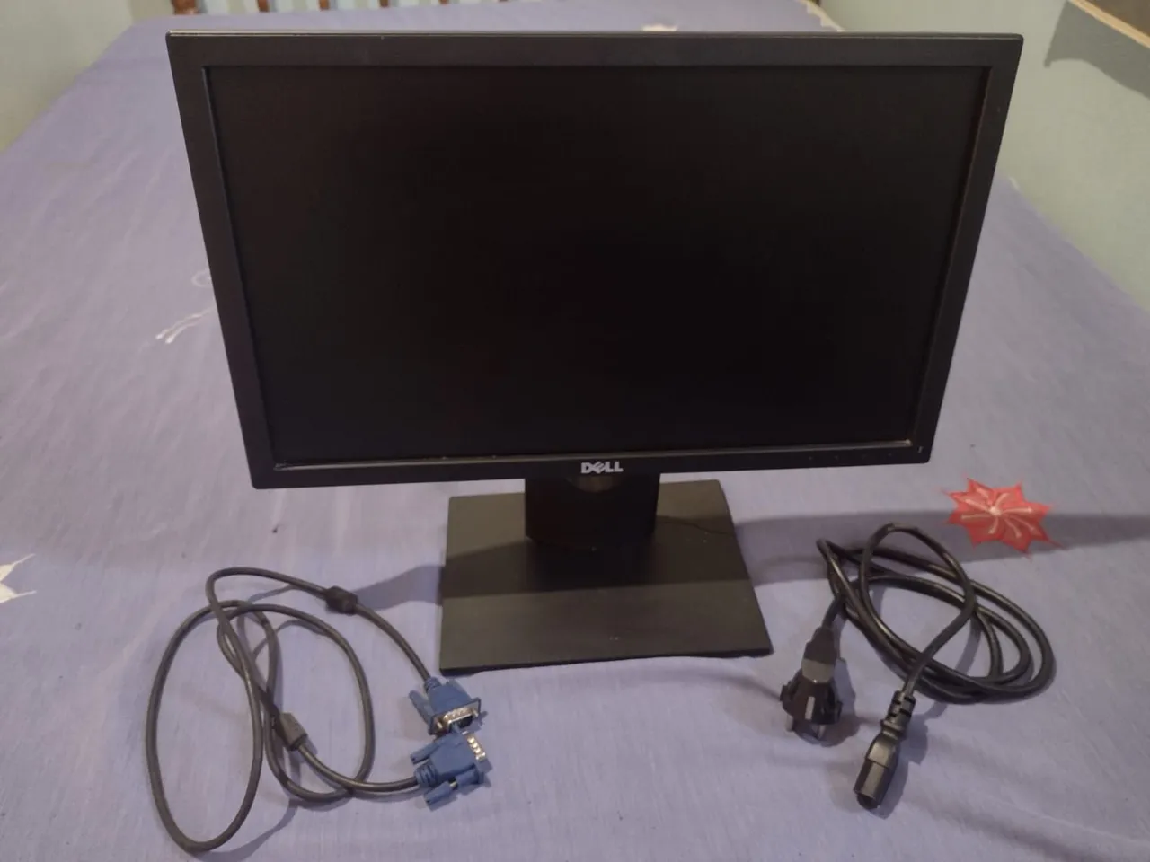 Monitor Dell com Cabos - Perfeito para uso!