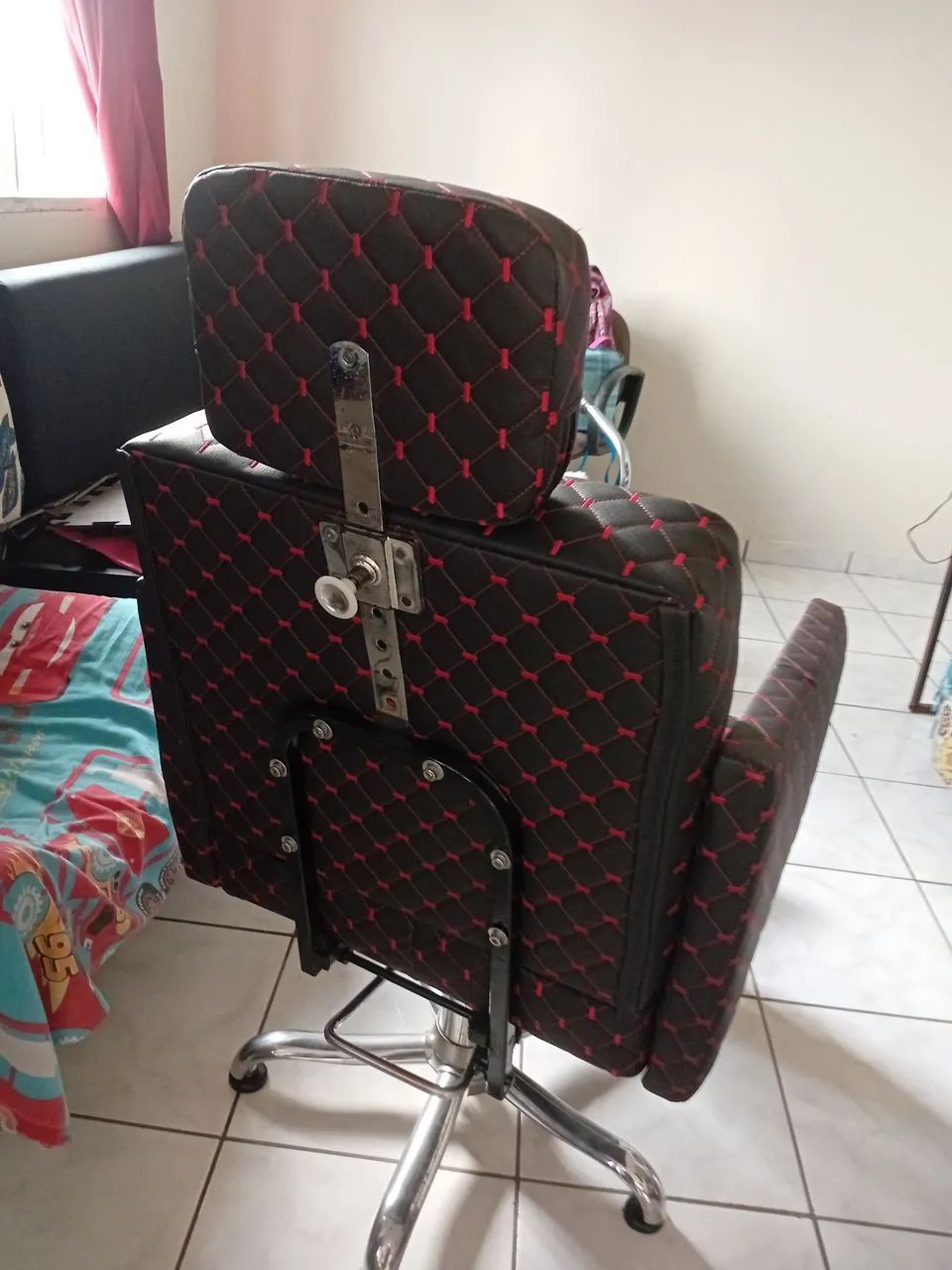 Cadeira  para Barbearia / RETIRAR NA LAPA PR  - Foto 3