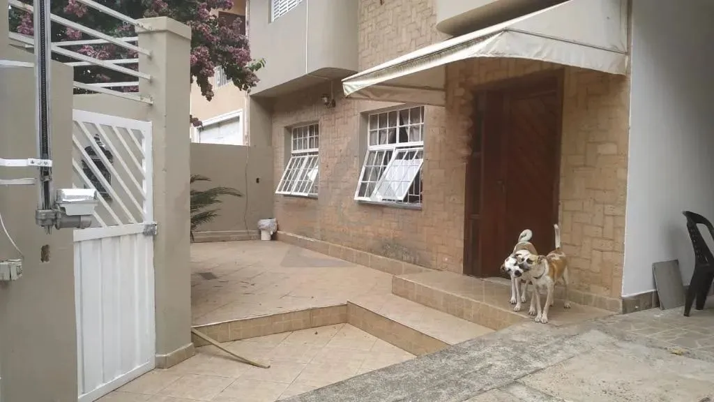 Casa à venda em Campinas, Cidade Universitária, com 2 suítes, com 245 m²