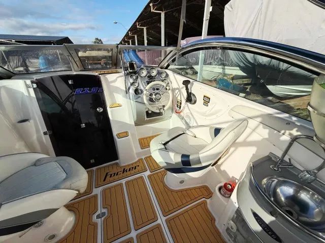 Lancha Focker 215 - Ano 2008 - Mercruiser 4.3 - 220hp - Foto 8