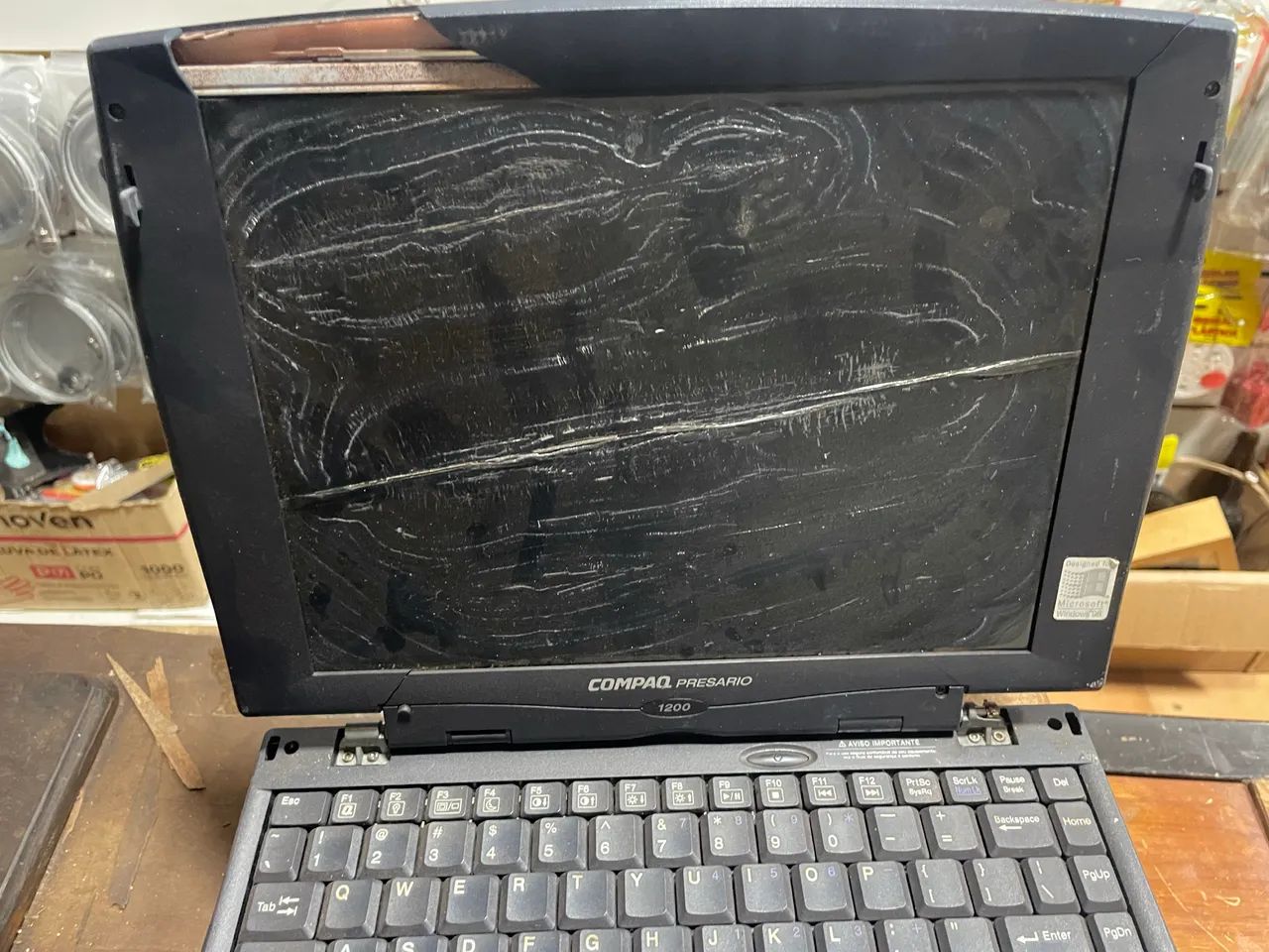 Notebook compaq antigo para colecionador 