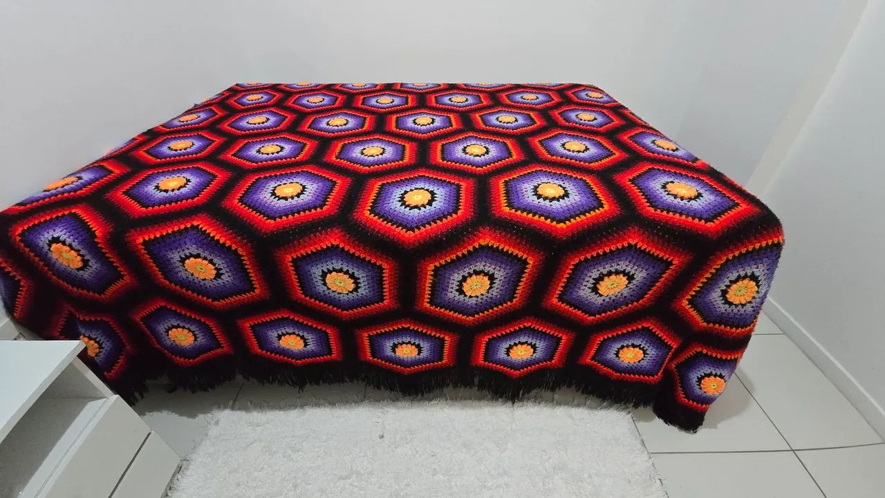 Colcha de crochê em estilo hexagonal - Foto 2