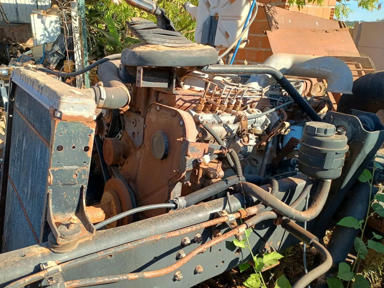 Motor Cummins série c  220. CV.   Bomba injetora 