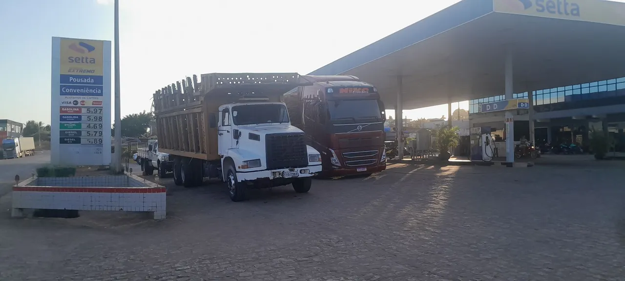 volvo 340 pra vender tem 3reboques zap *53