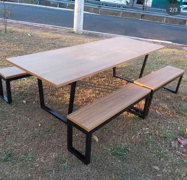 Mesa estilo industrial 2,20 X 1,00m com 4 bancos - Foto 2