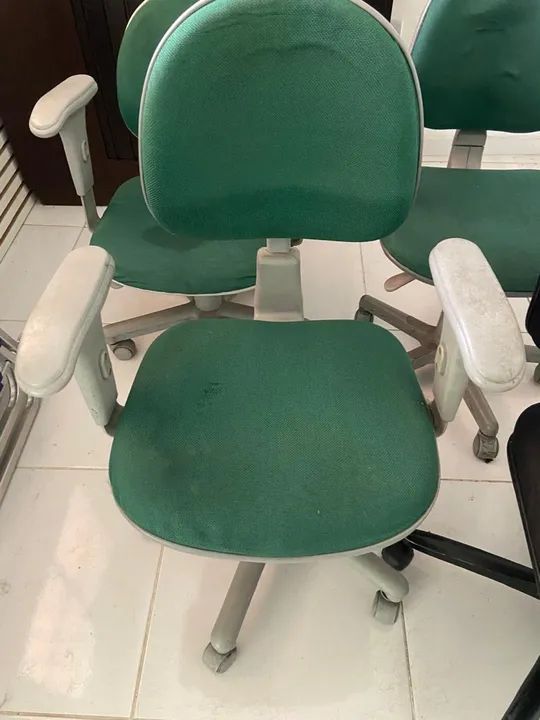 Cadeira de Escritório Giratória com Rodas - Foto 4