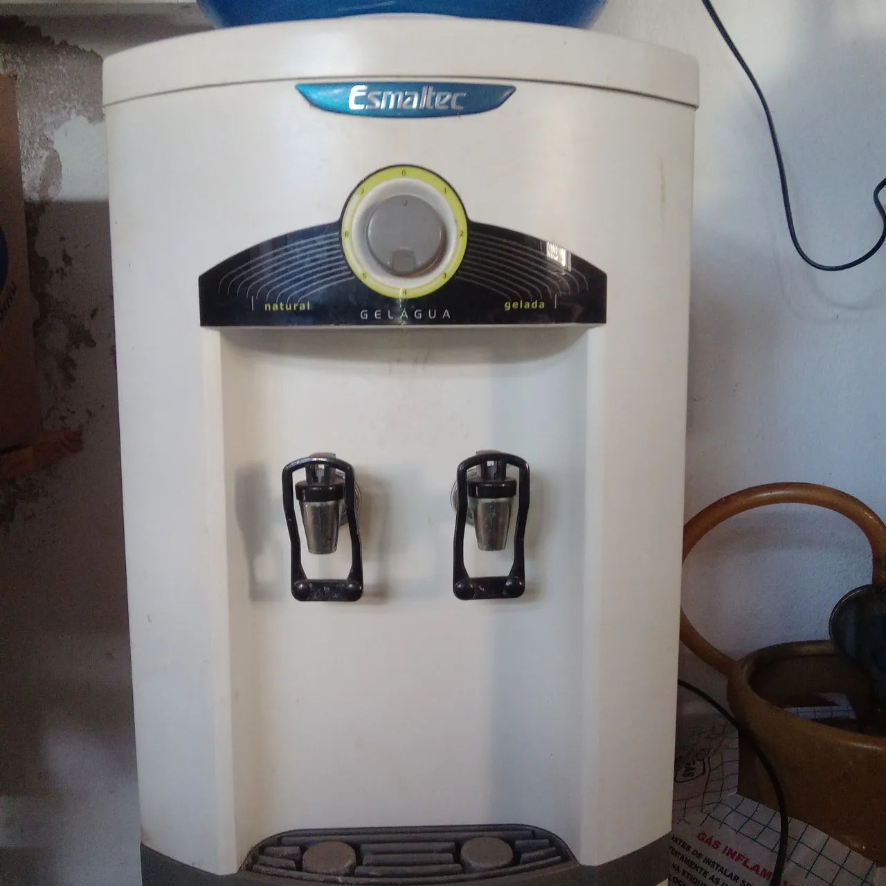 Esmaltec Gelágua Water Dispenser - Natural and Chilled Water