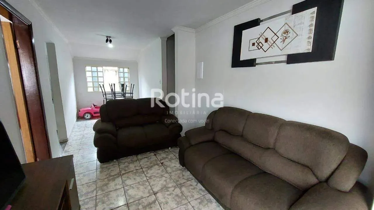 Casa à venda, 3 quartos, Luizote de Freitas - Uberlândia/MG - Rotina Imobiliária