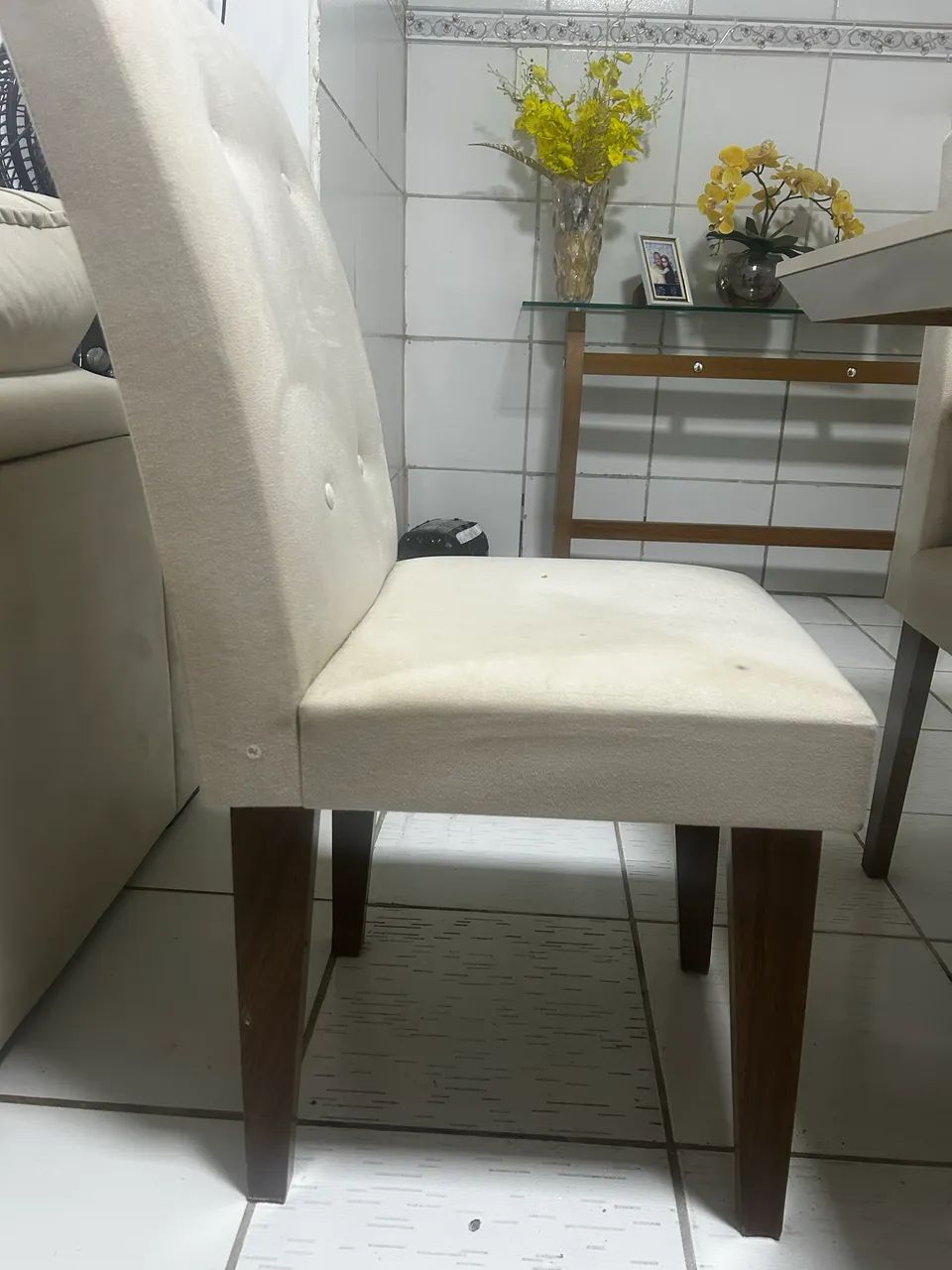 Mesa com 4 cadeiras 64840825884801125