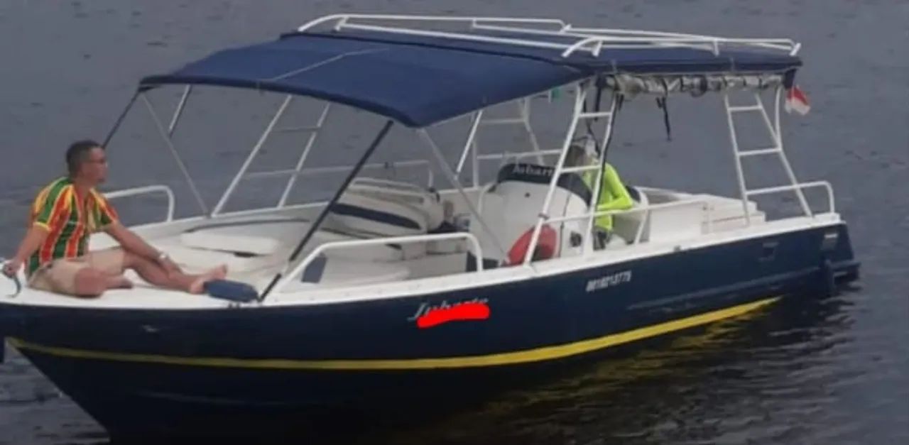 Lancha de alumínio naval 11 x 3 metros , diesel.