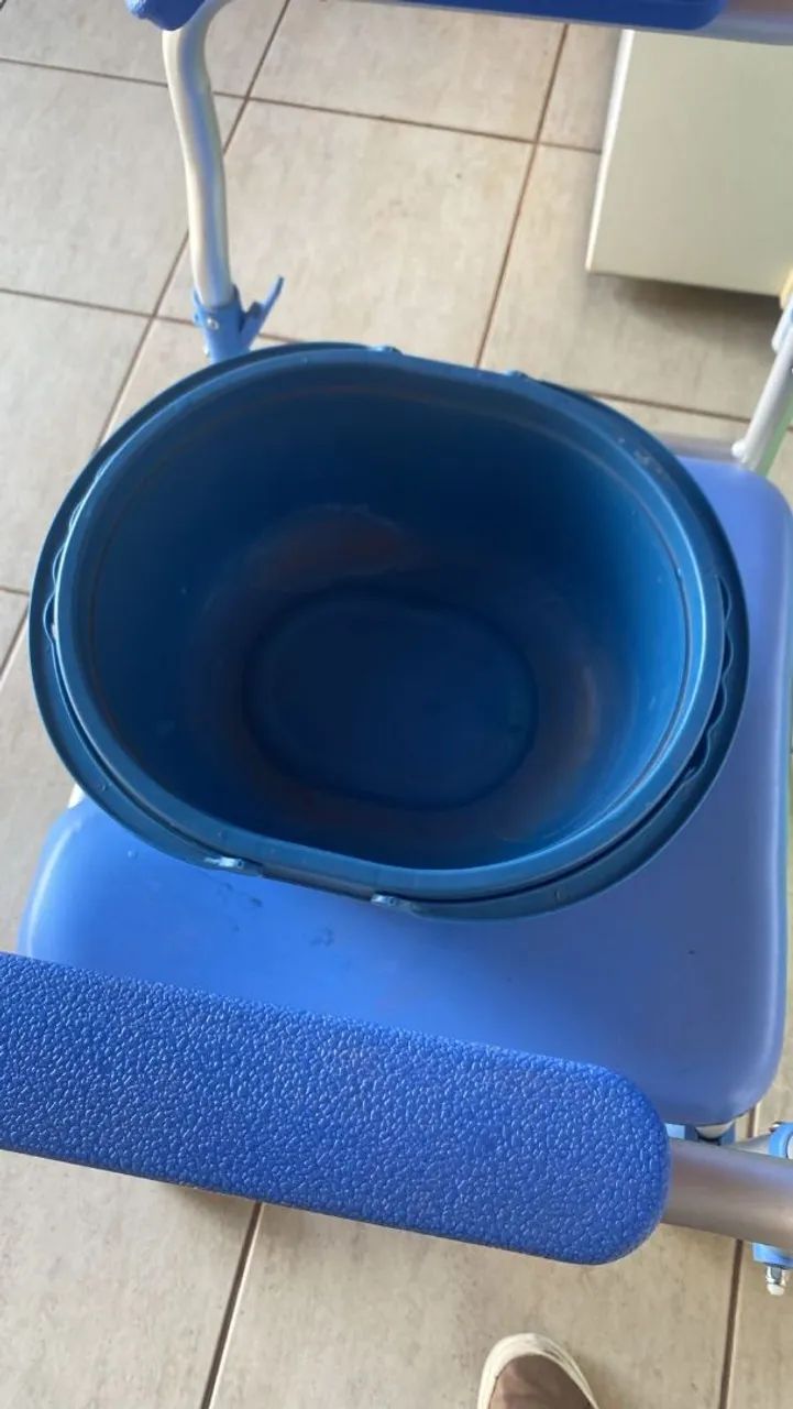 Cadeira banho de idoso