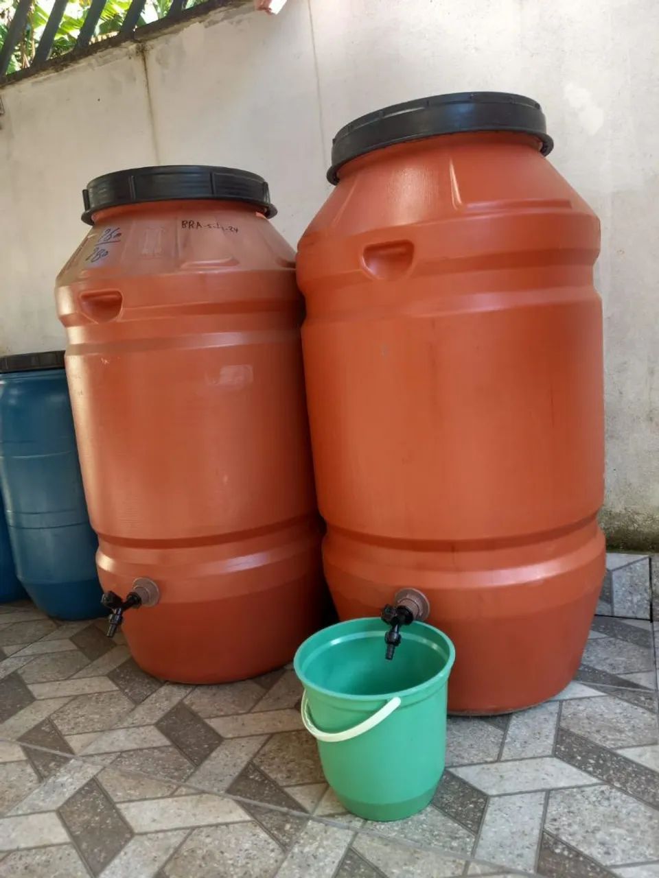 Tambor plástico com torneira plástica 