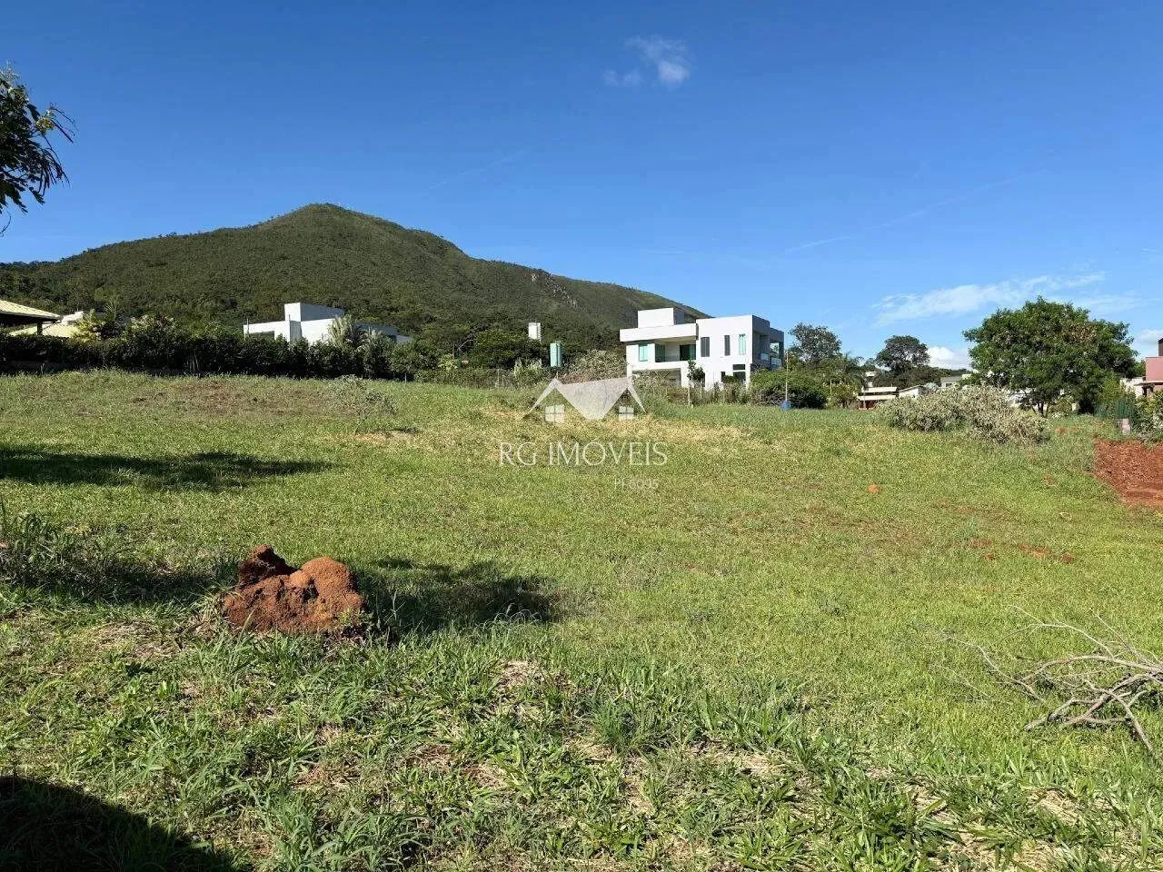 Lote no condomínio serra dos bandeirantes