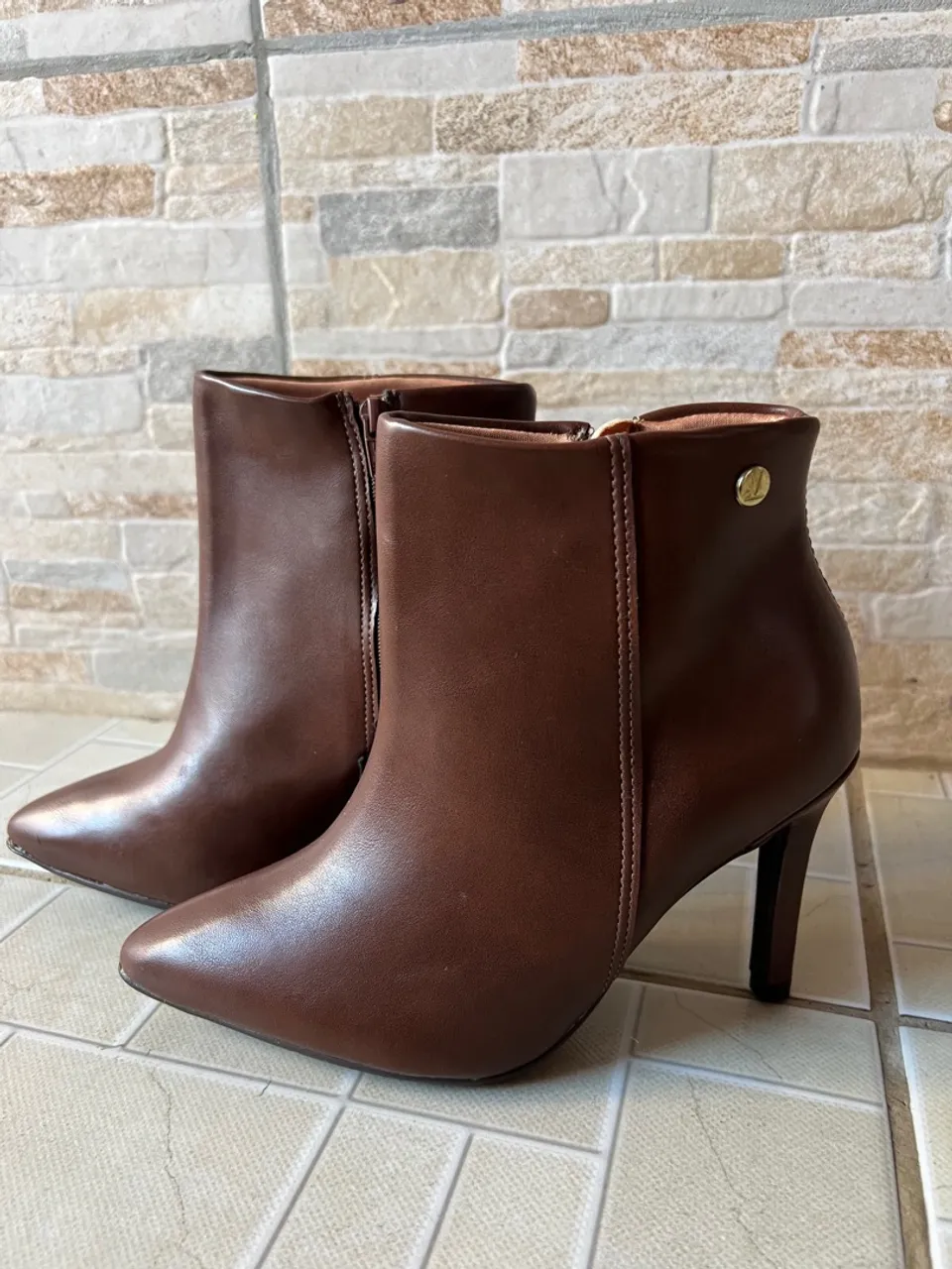 Bota Feminina de Couro Marrom