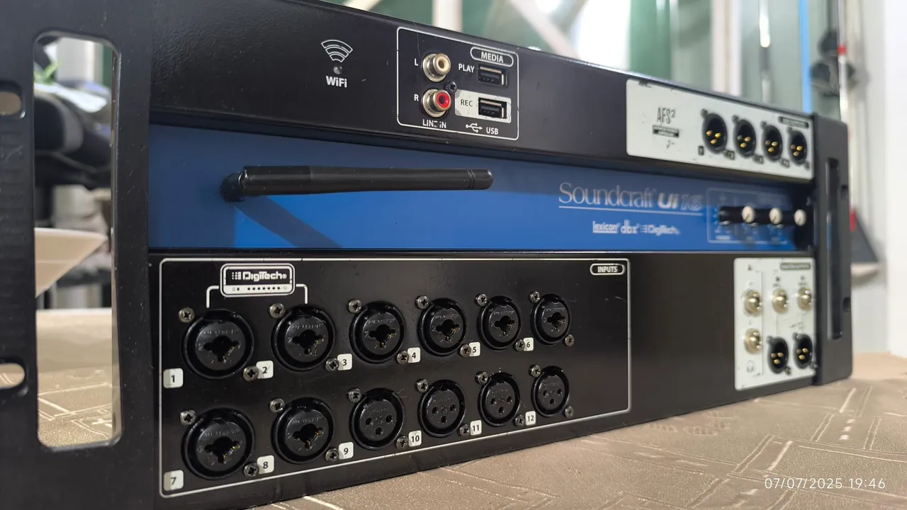 Mesa de Som Soundcraft Ui16 Digital