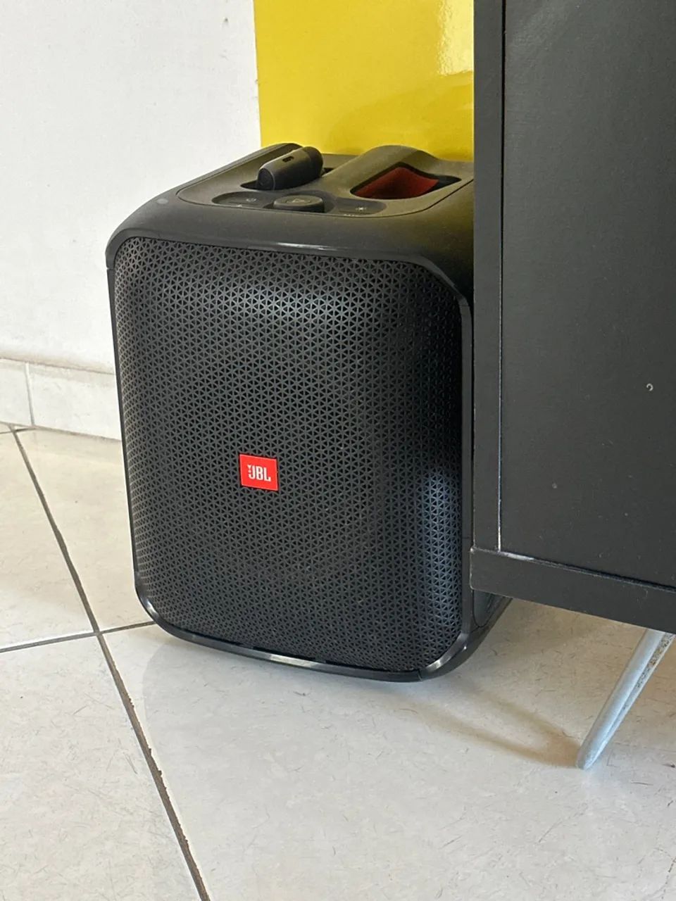 Caixa de som JBL 