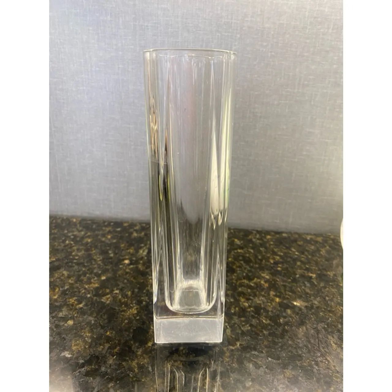 Mini Vaso de vidro retangular.
