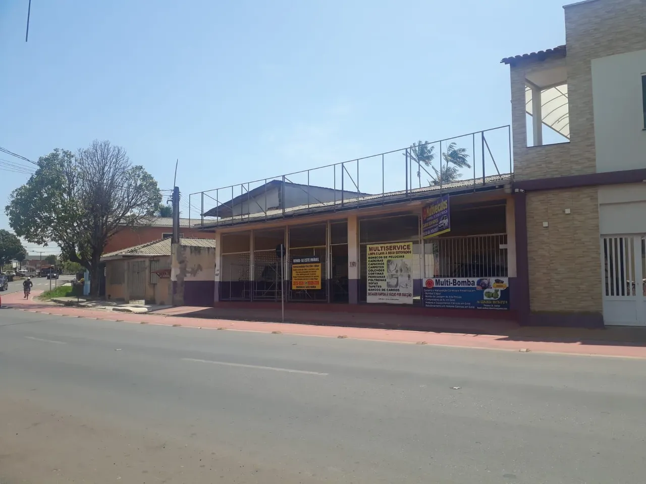 Vende-se Galpão Amplo e Versátil