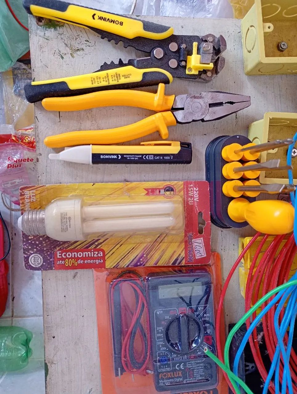 Moldura para aprendiz de eletricista.65137830596737121