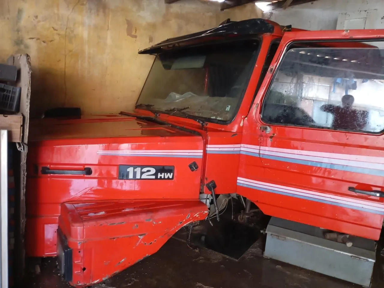 Cabine de Caminhão Scania 112 hw