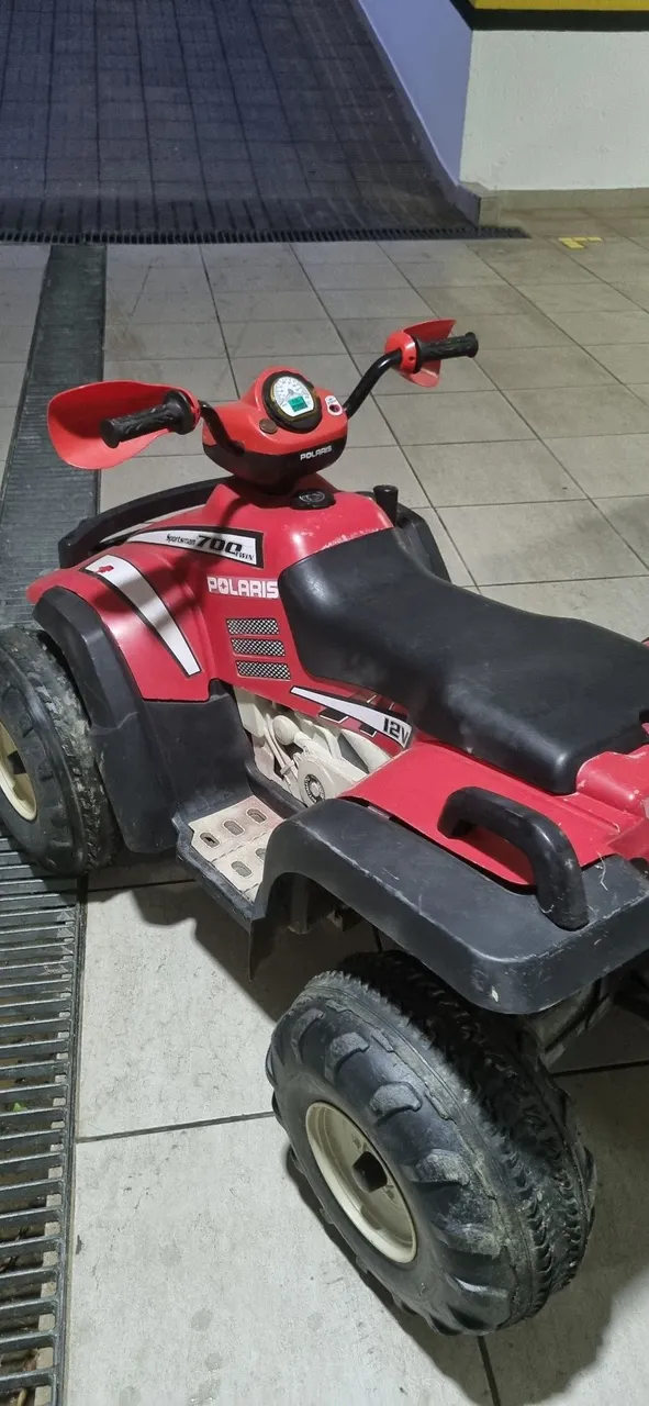Quadriciclo elétrico Polaris 700 Infantil 12V