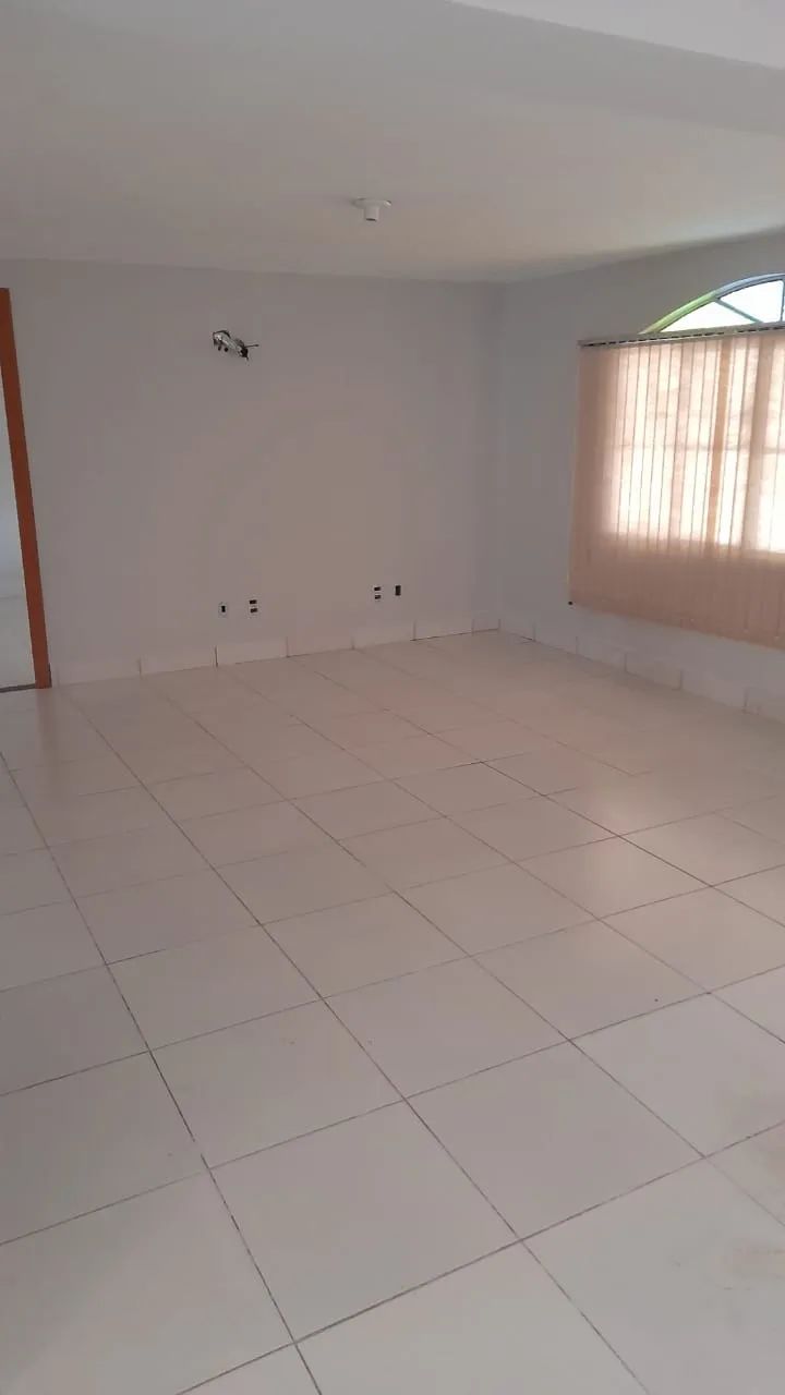 Casa com 3 suítes e piscina - Foto 2